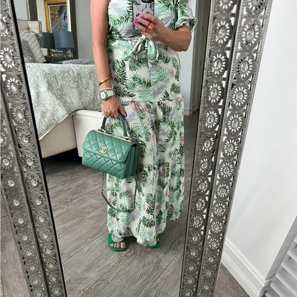 Meet your Posher, Belinda - Picture 2 of 4